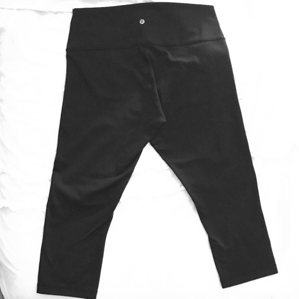 Lululemon Black Crop